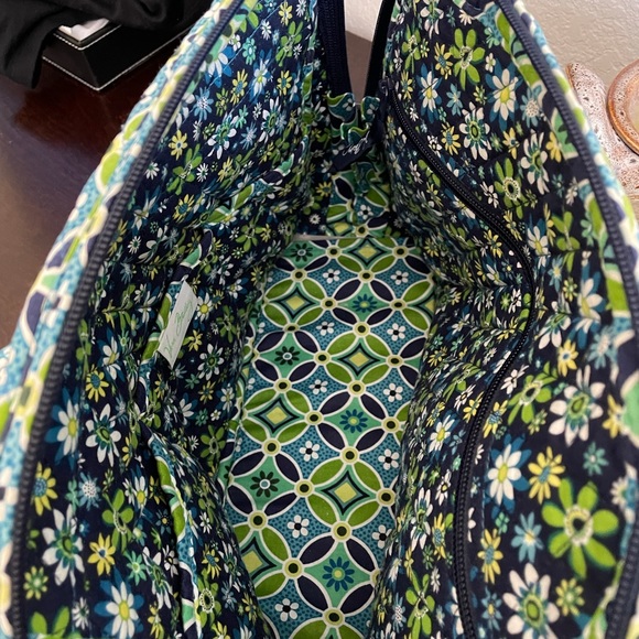 Vera Bradley Handbag - Picture 2 of 2